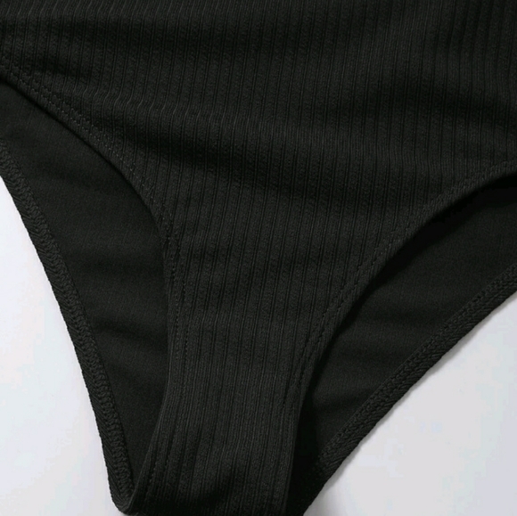 Solid underwire one piece swimsuit - Picture 5 of 8